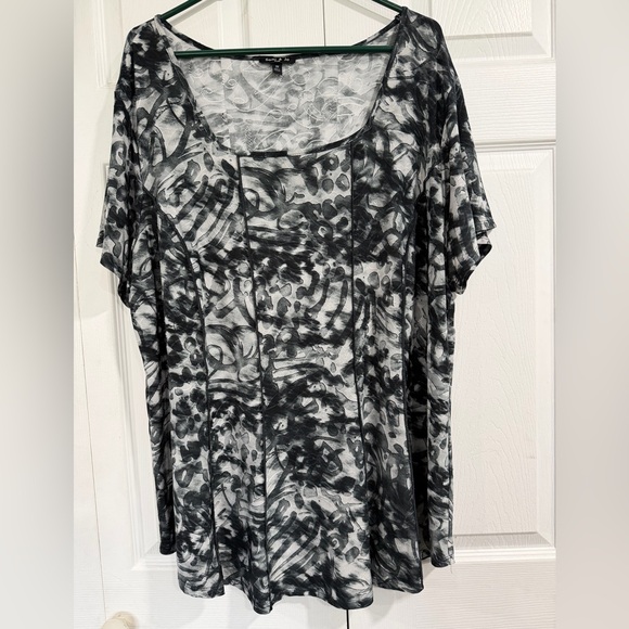 Sami & Jo Tops - Sami & Jo 3X Black and Gray Patterned Top